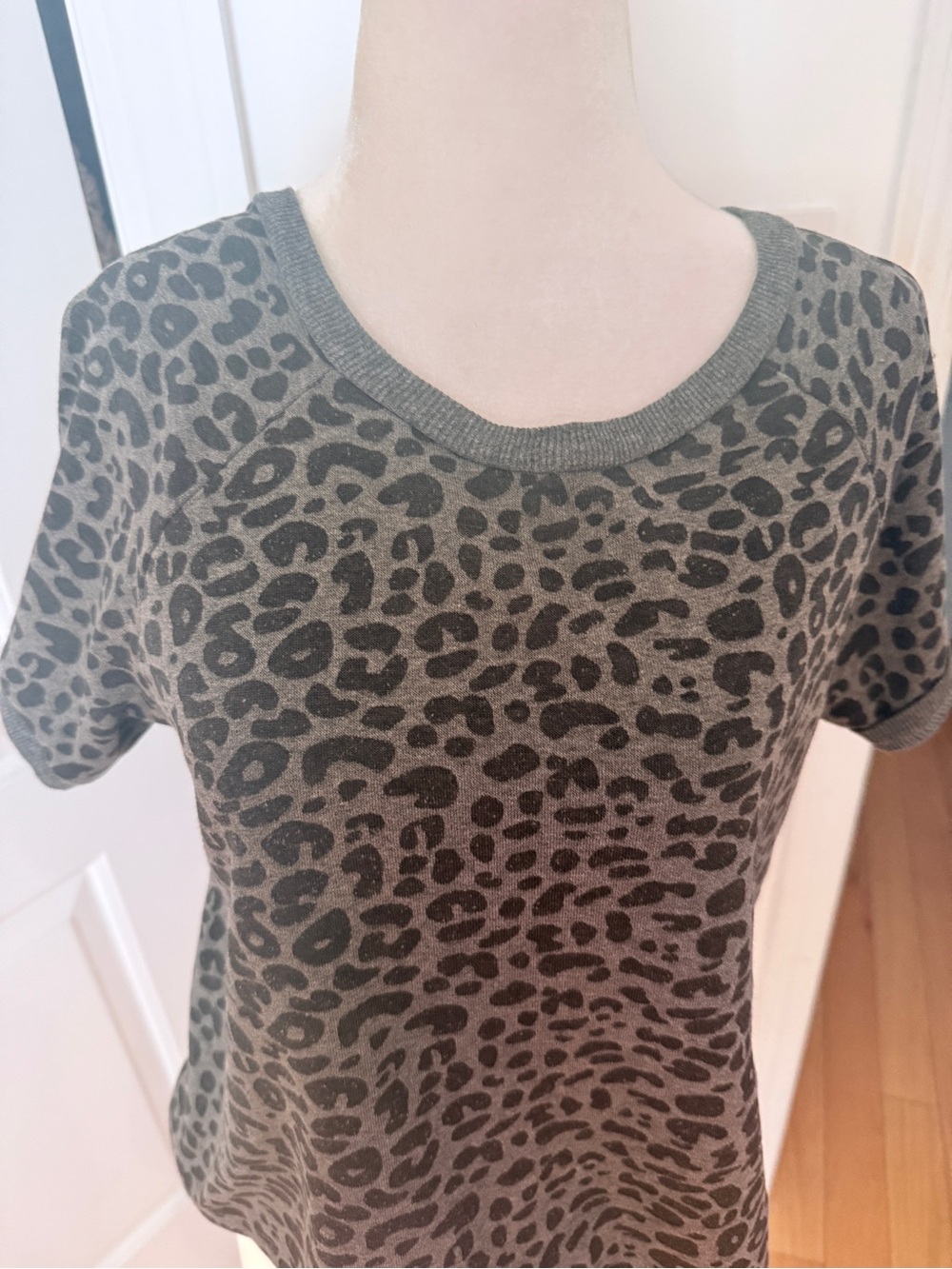 Nordstrom Short Sleeve Leopard Print Knit Top - Black & Gray